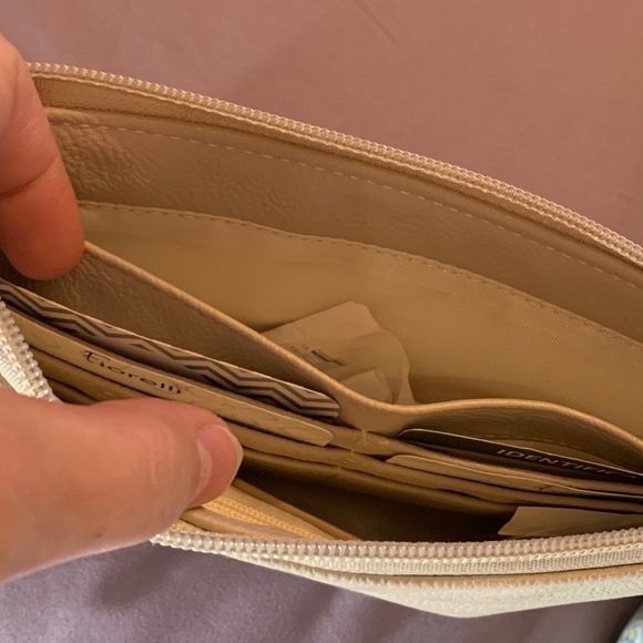 Fiorelli Wallet/Wristlet/Crossbody Bag - Picture 5 of 14